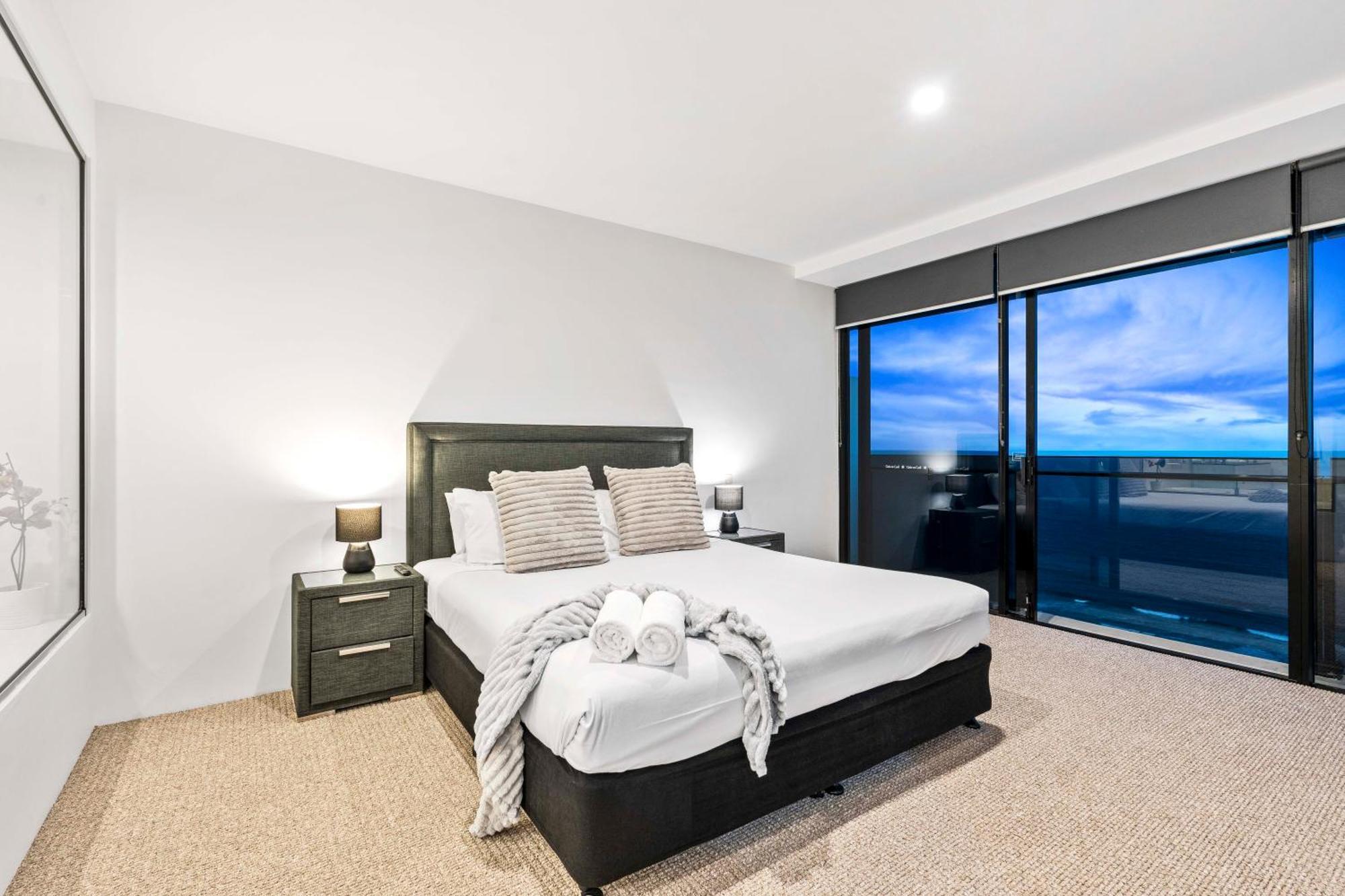 Circle On Cavill - Self Contained & Privately Managed Apartments - Wow Stay Gold Coast Ngoại thất bức ảnh