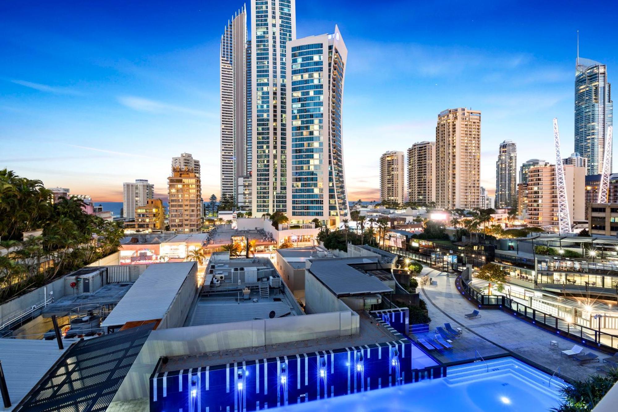 Circle On Cavill - Self Contained & Privately Managed Apartments - Wow Stay Gold Coast Ngoại thất bức ảnh