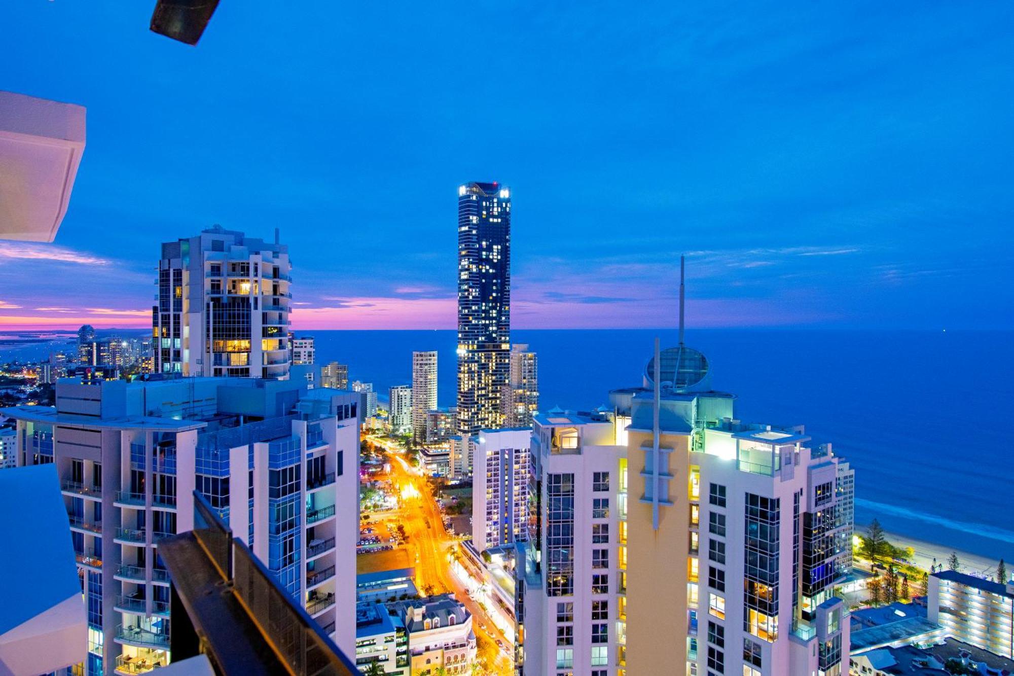 Circle On Cavill - Self Contained & Privately Managed Apartments - Wow Stay Gold Coast Ngoại thất bức ảnh