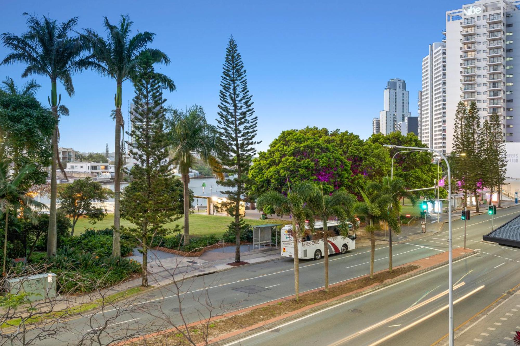 Circle On Cavill - Self Contained & Privately Managed Apartments - Wow Stay Gold Coast Ngoại thất bức ảnh