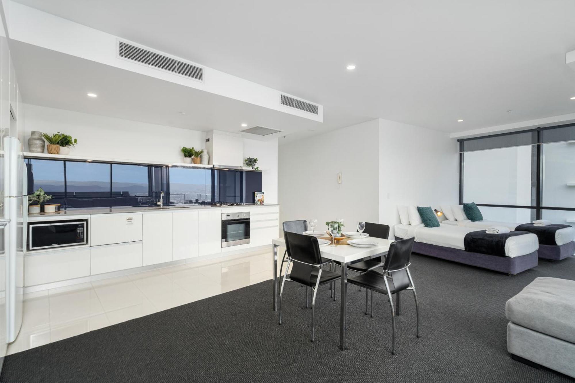 Circle On Cavill - Self Contained & Privately Managed Apartments - Wow Stay Gold Coast Ngoại thất bức ảnh