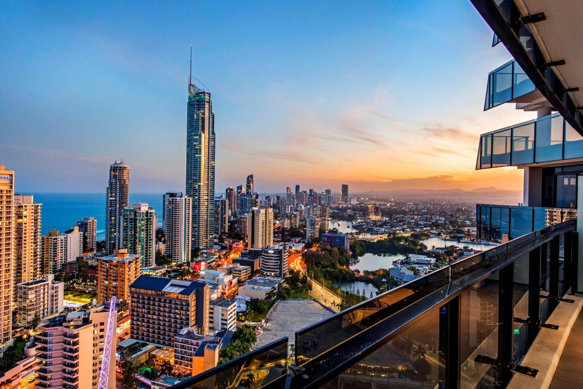 Circle On Cavill - Self Contained & Privately Managed Apartments - Wow Stay Gold Coast Ngoại thất bức ảnh