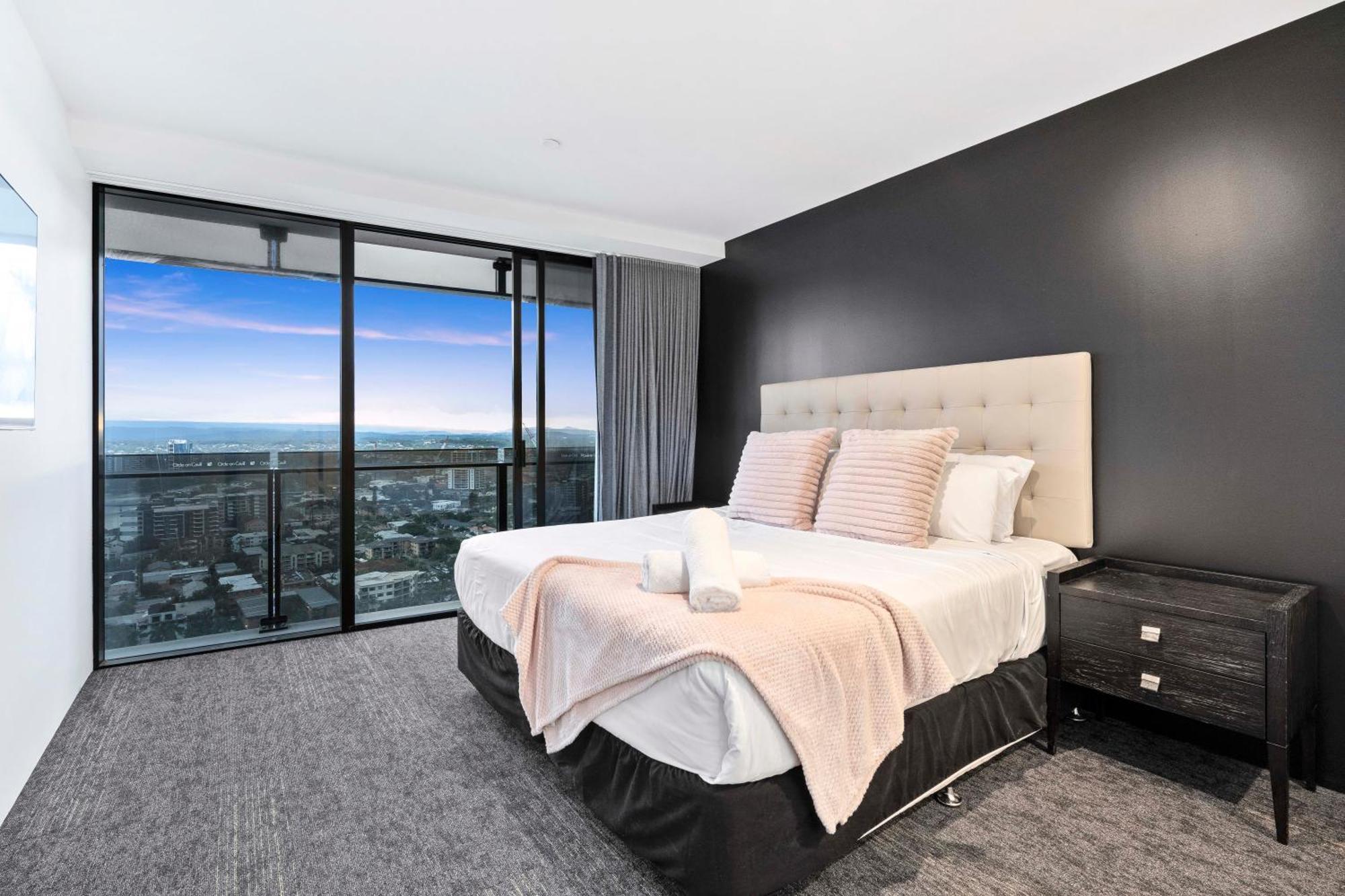 Circle On Cavill - Self Contained & Privately Managed Apartments - Wow Stay Gold Coast Ngoại thất bức ảnh